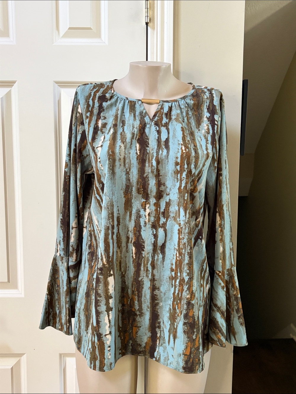 Belle by Kim Gravel Turquoise & Brown Abstract Keyhole Top